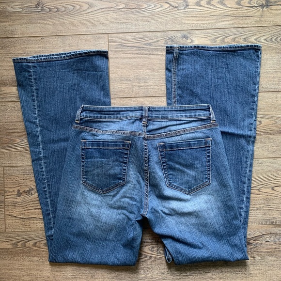 NY&Co Low Rise Flare EUC Jeans Sz 6 - Picture 3 of 6